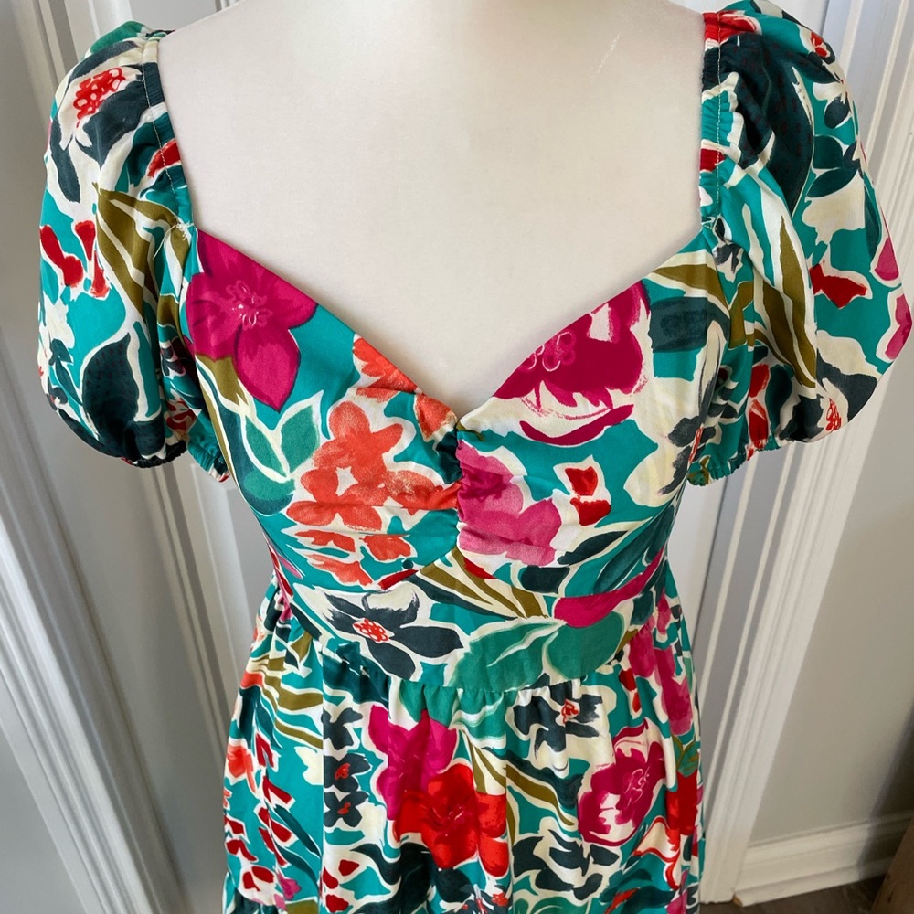 Floral Midi Dress with Puff Sleeves - Picture 2 of 4